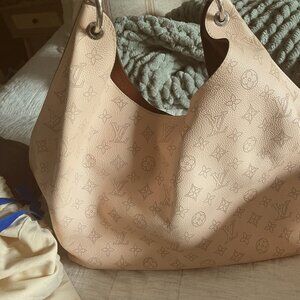 Louis Vuitton Carmel Hobbo Bag